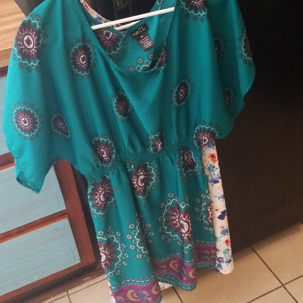 Very cute, summer dress.
